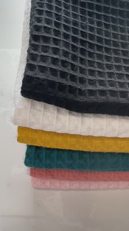 vidéo des serviette visage en éponge bambou et nid d'abeille différentes couleurs